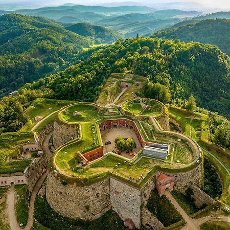 Twierdza Srebrna Gora Donzon Экстерьер фото