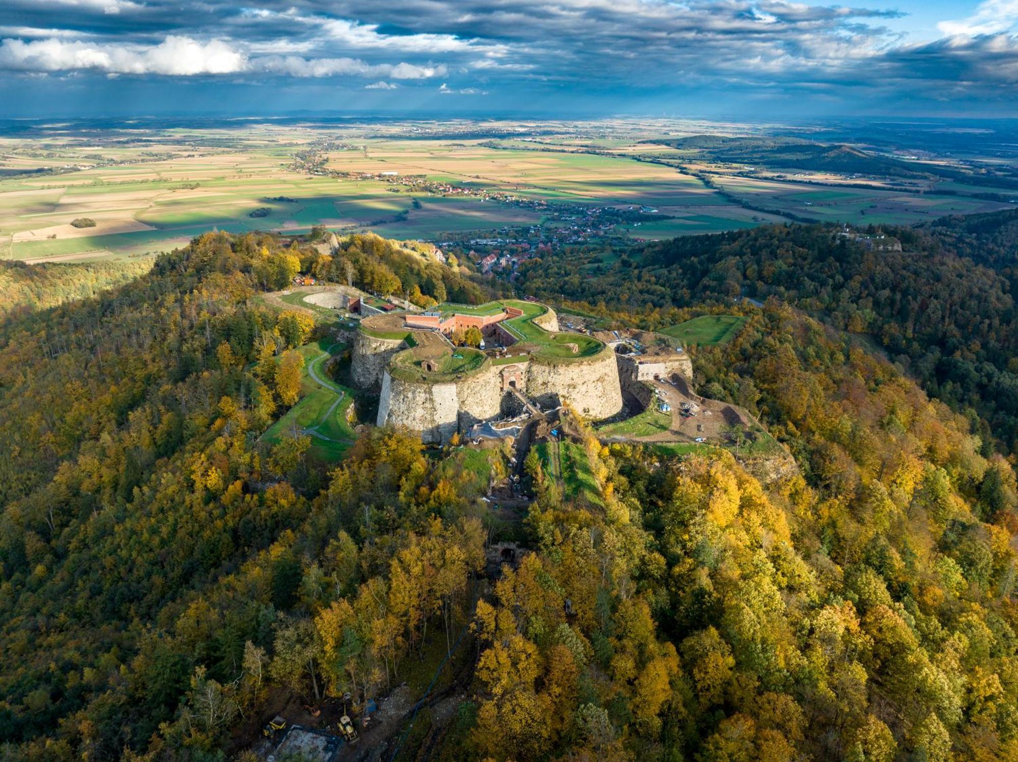 Отель Twierdza Srebrna Gora Donzon Экстерьер фото